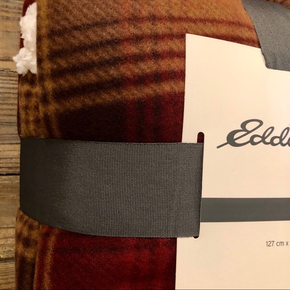 🎁 NWT Eddie Bauer Sherpa Reversible Throw Plaid - Picture 3 of 6